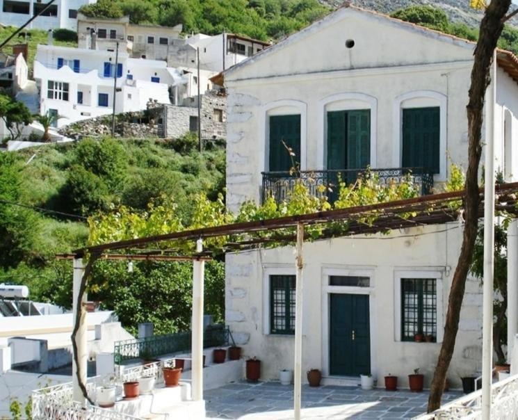Traditional Family House, Ground Floor With Yard Koronos Exterior foto